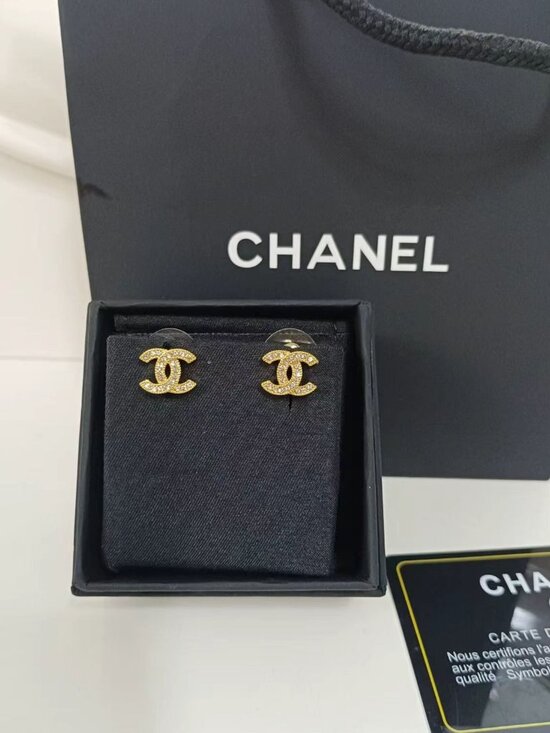 Authentic Chanel earrings - Picture 2 of 5